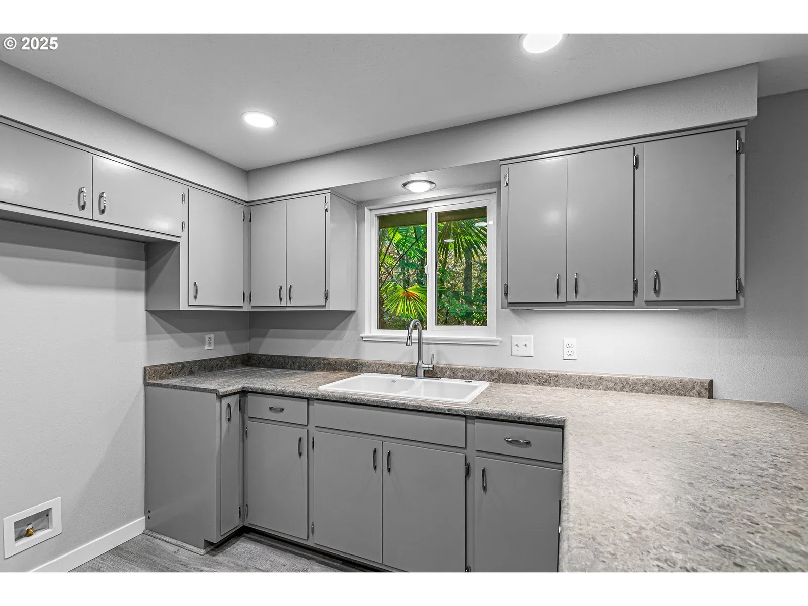 387 Cienaga Ln, Grants Pass, OR 97526 — photograph 14