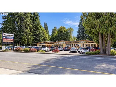 Home at 39400 Pioneer Blvd, Sandy, OR 97055