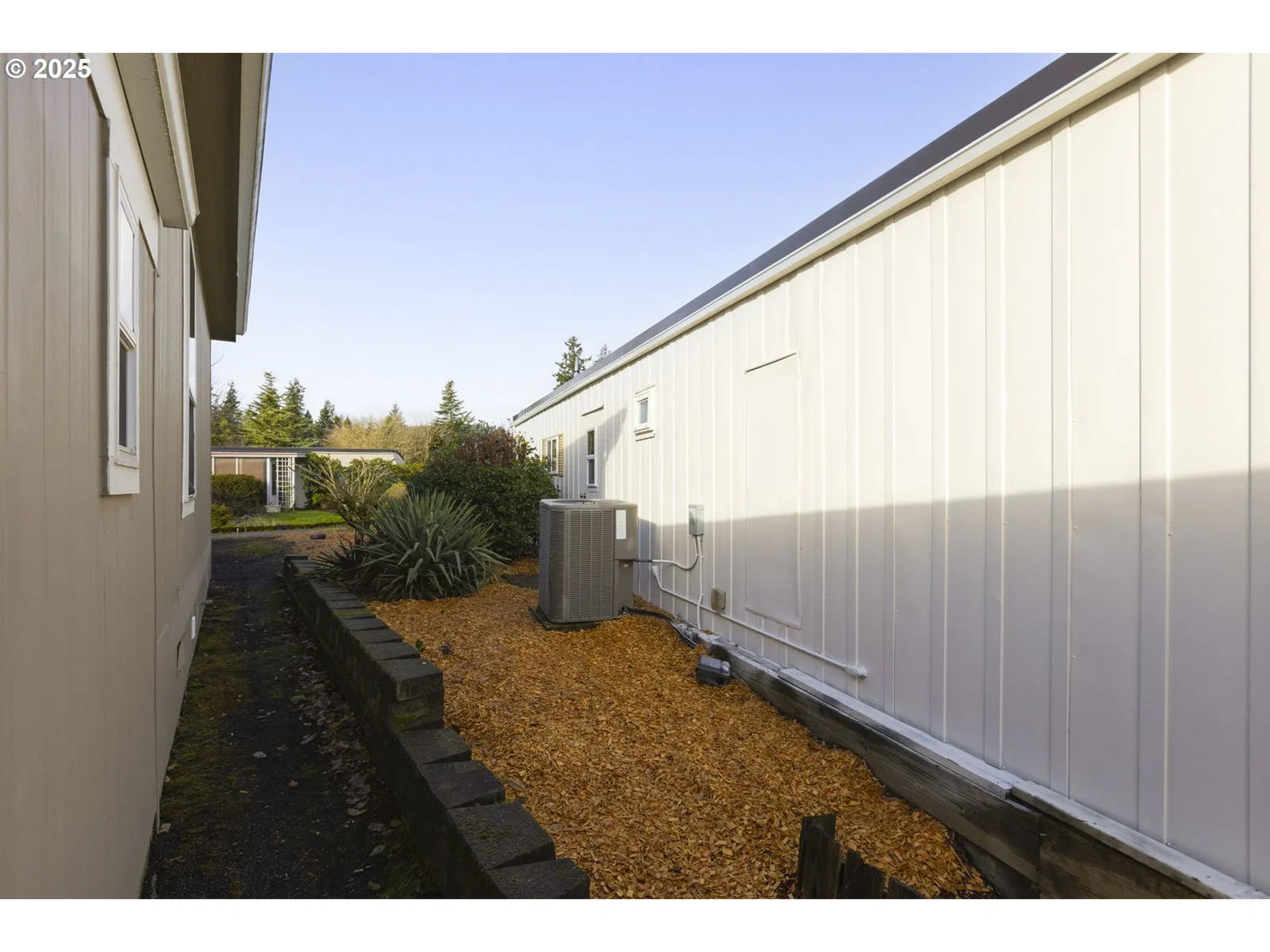 11624 SW Royal Villa Dr, Portland, OR 97224 — photograph 8