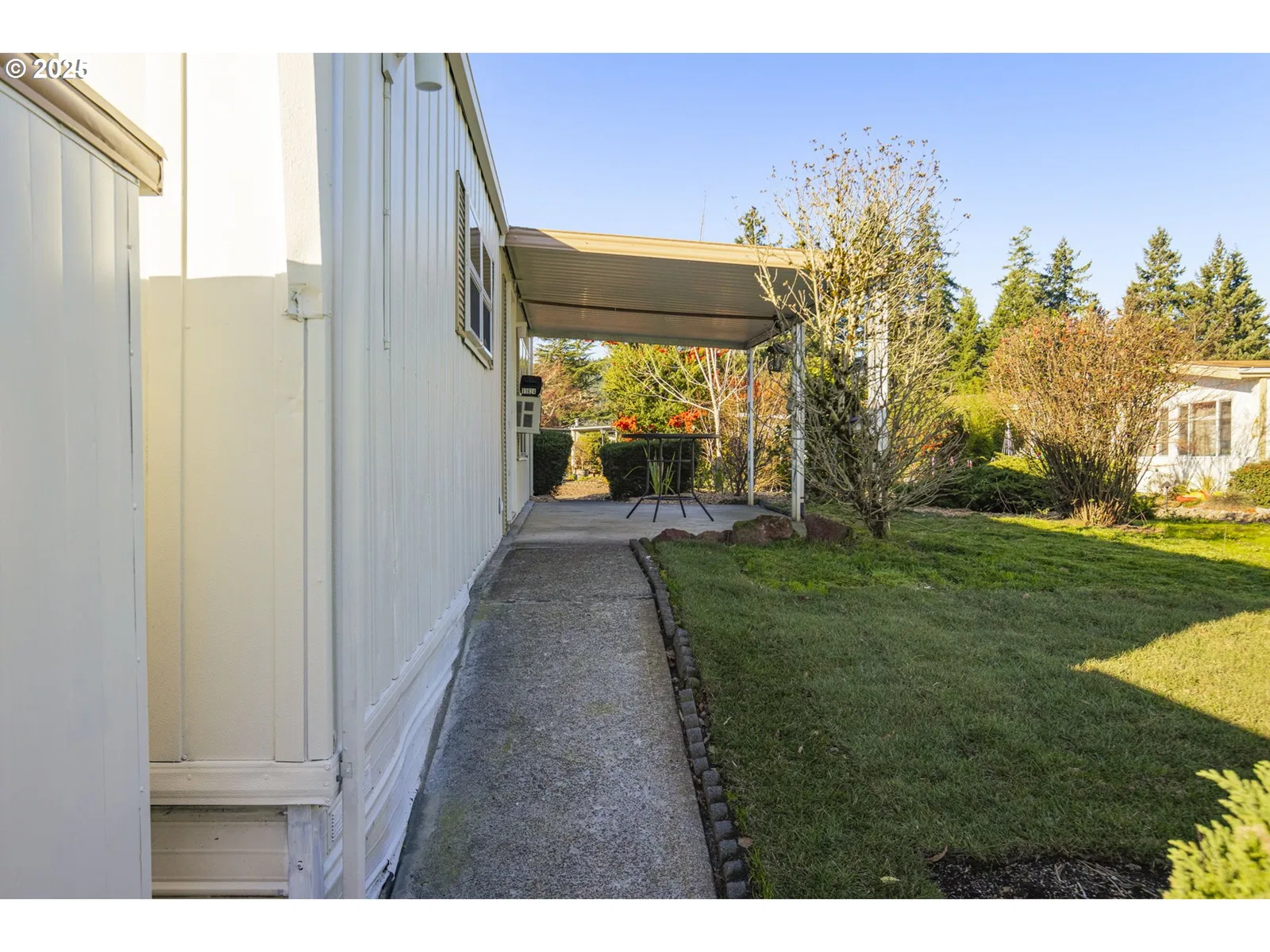 11624 SW Royal Villa Dr, Portland, OR 97224 — photograph 7