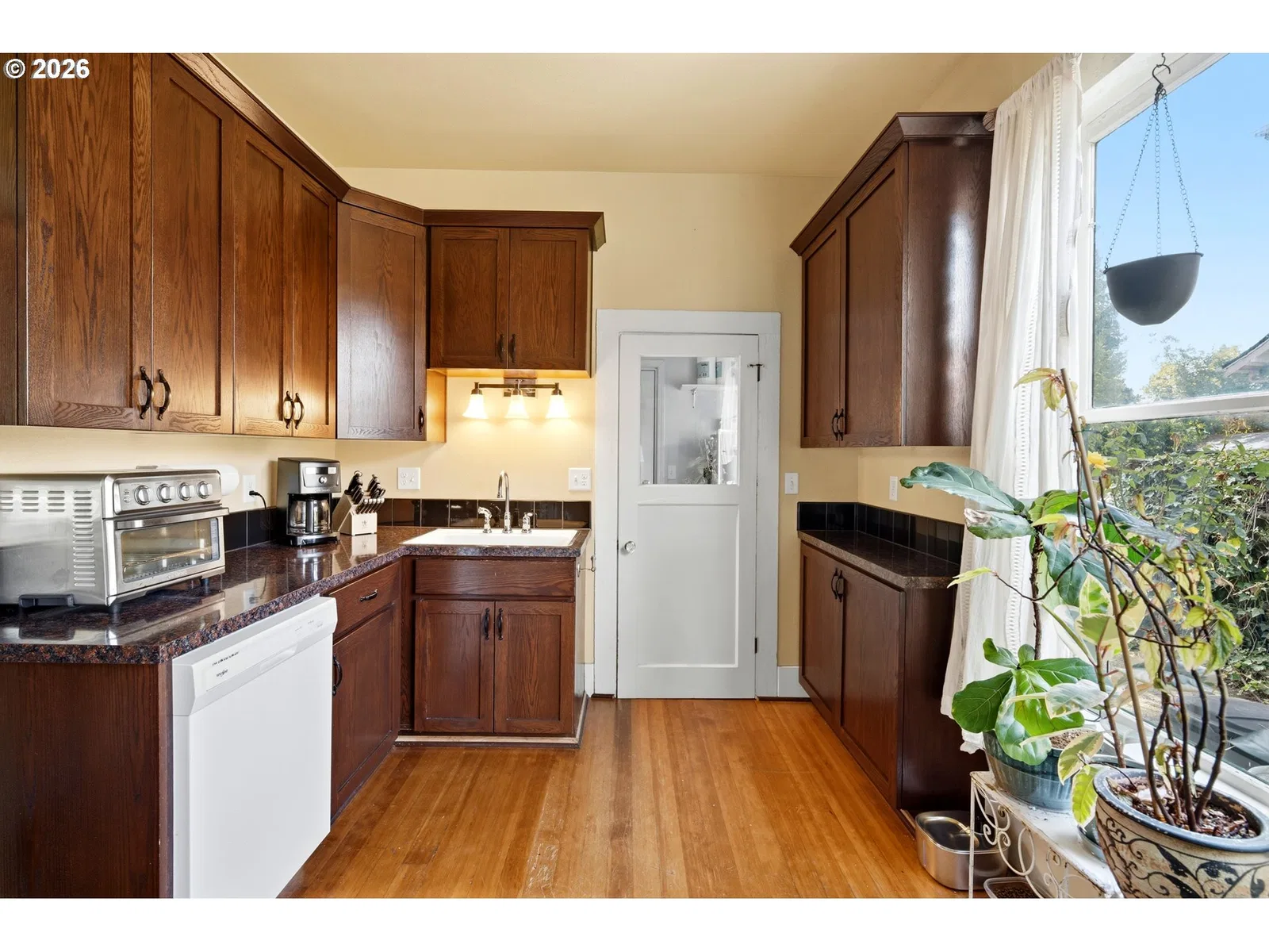 1046 NE 2nd St, McMinnville, OR 97128 — photograph 6
