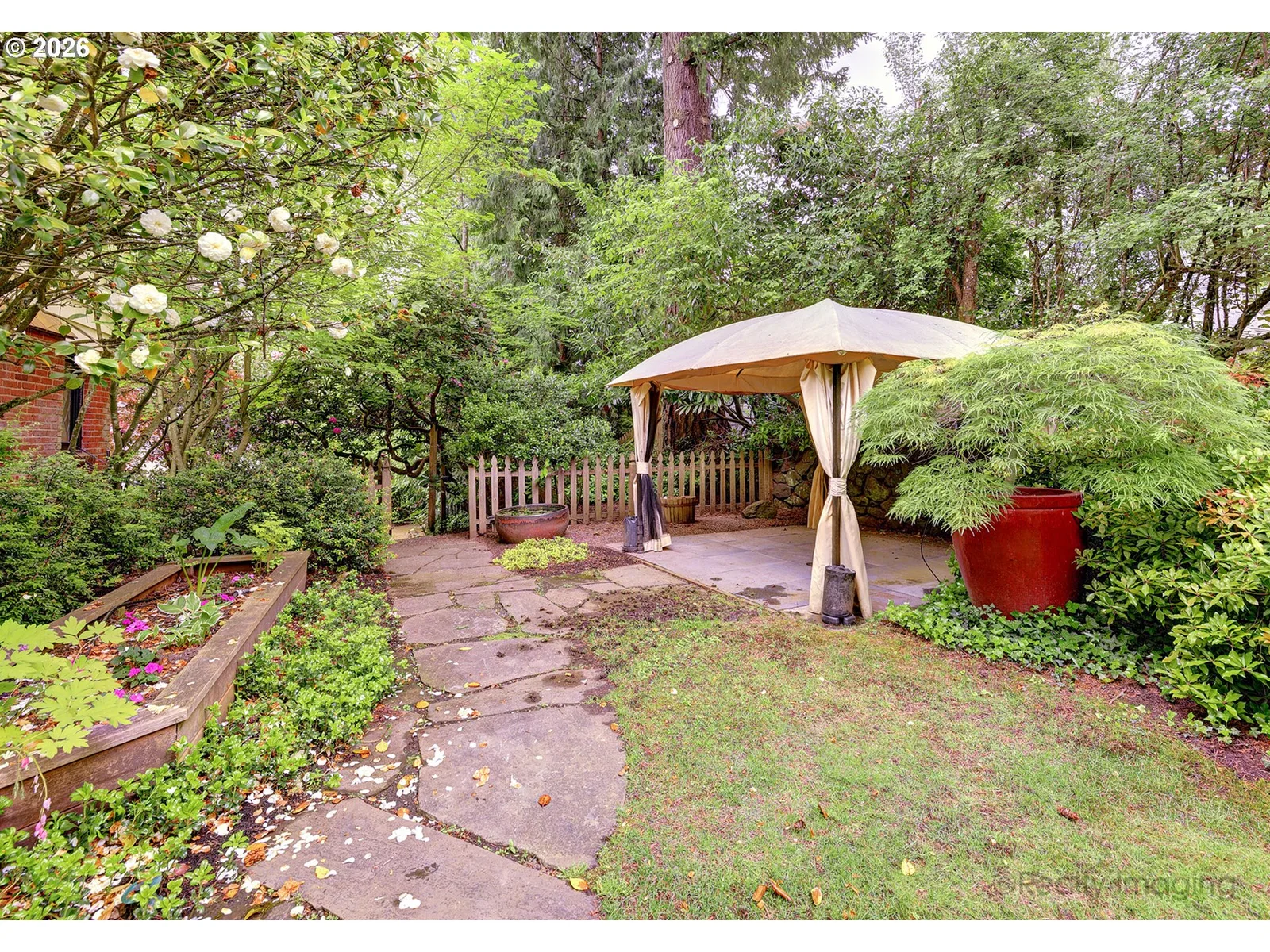1975 SW Edgewood Rd, Portland, OR 97201 — photograph 39